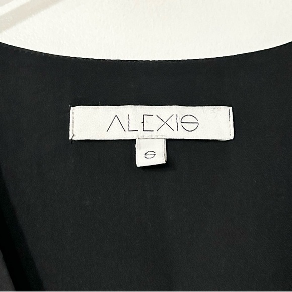 Alexis Valencia Silk Tiered Sleeve Blouse in Black S - Picture 7 of 7